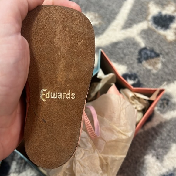 Vintage Edward’s todlins pink crib shoes - Picture 4 of 7